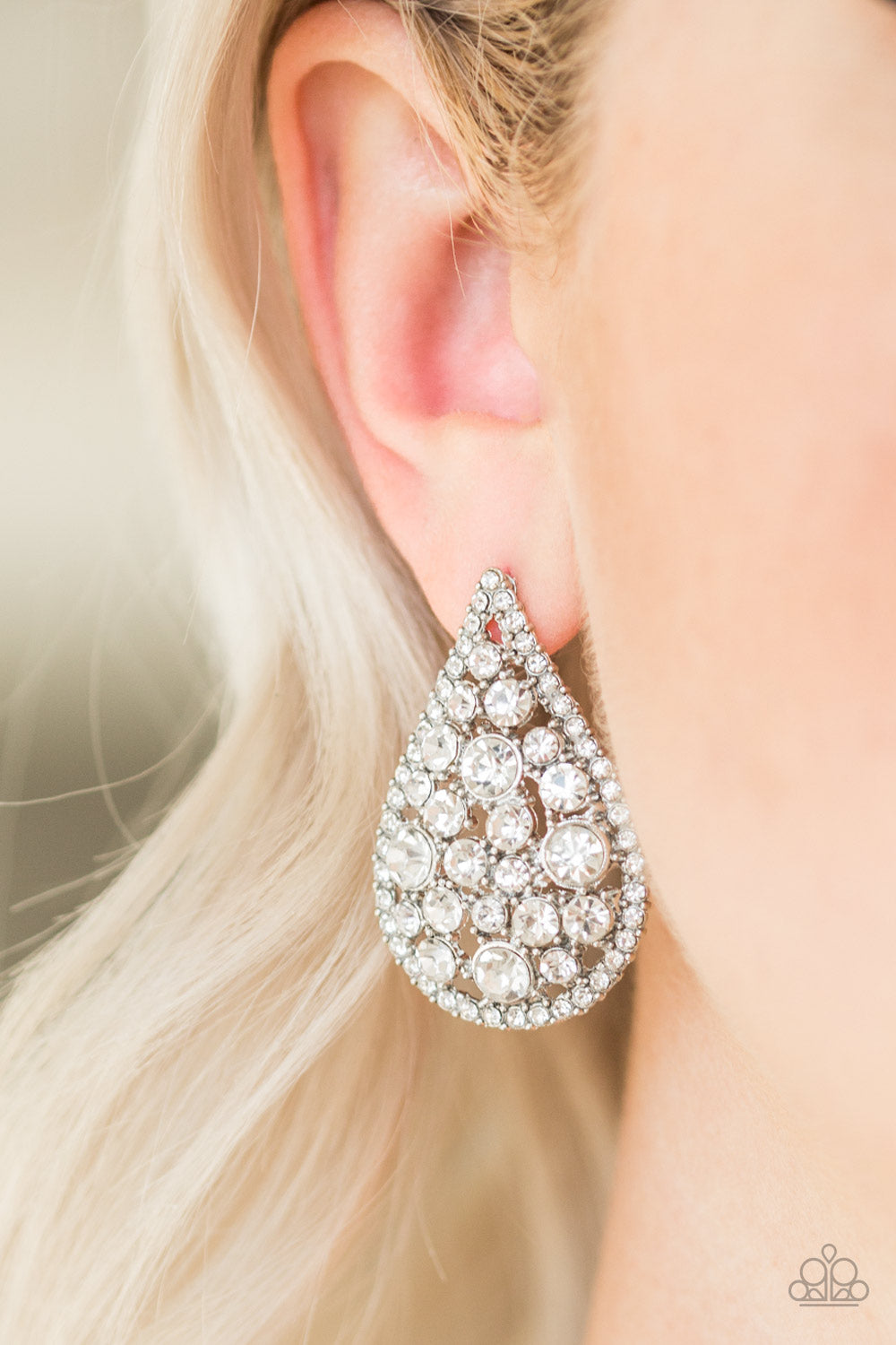 Paparazzi REIGN - Storm White - Bling Is Just A Thing