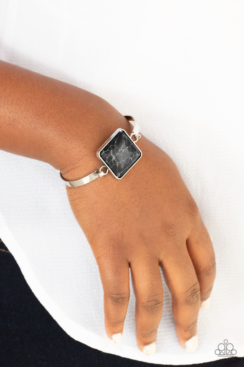 Paparazzi Turning a CORNERSTONE Black - Bling Is Just A Thing